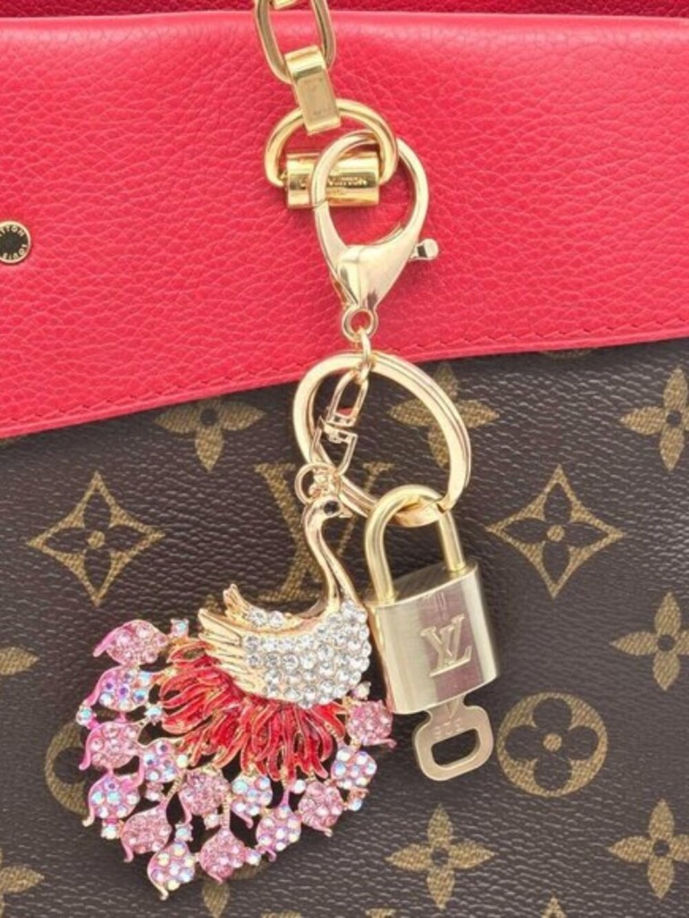 Louis Vuitton Authentic Gold Padlock 🔑Key + Stylish Unbranded Peacock Bag Charm - Picture 2 of 9